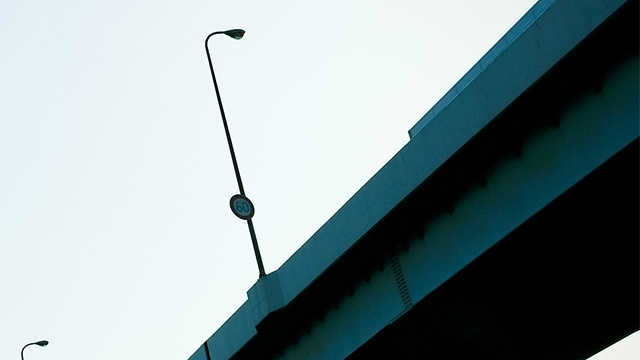 工事が完成した陸橋の風景